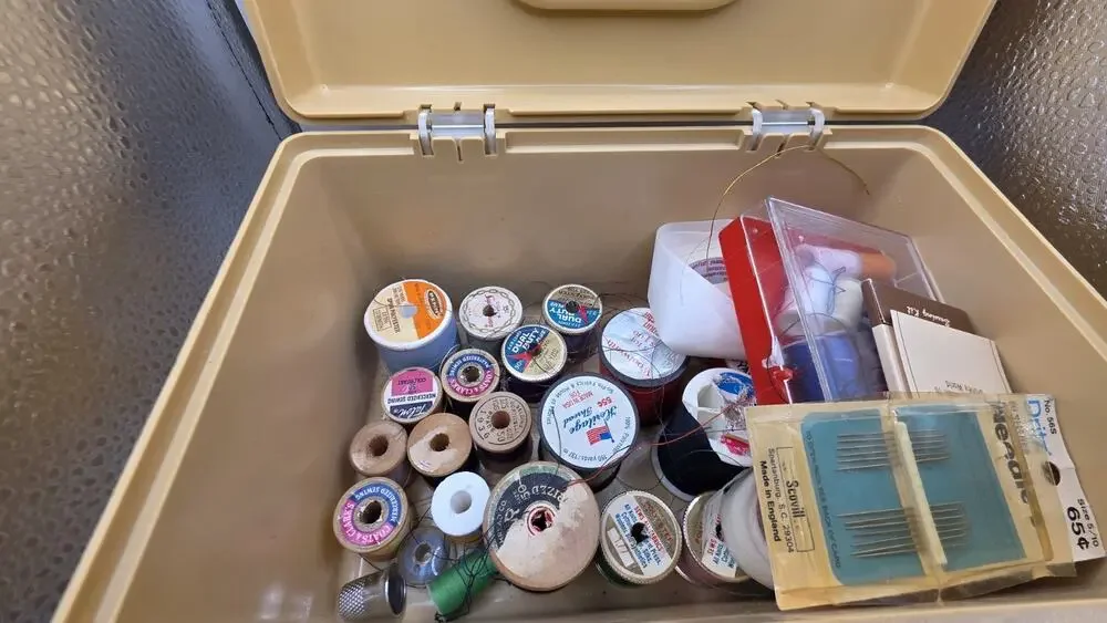Vintage Sewing Basket Case Lot Thread Buttons Needles Notions Dritz Coats Clark
